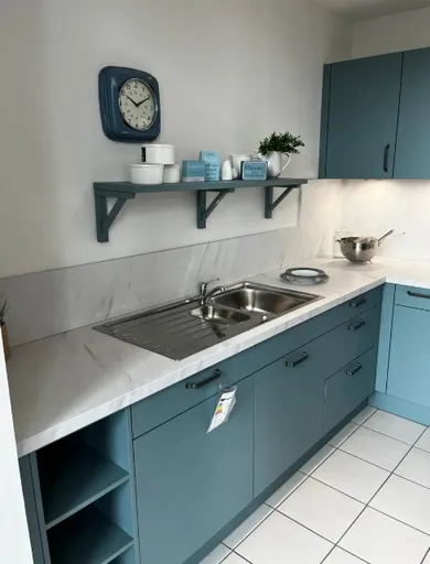 U-Küche in Lack blaugrau - in Kaufbeuren Koje 33
